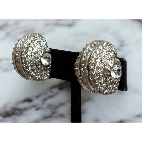 Vintage St. John Clear Rhinestone Crystal Silver Nautilus Shape Clip On Earrings - Picture 1 of 12